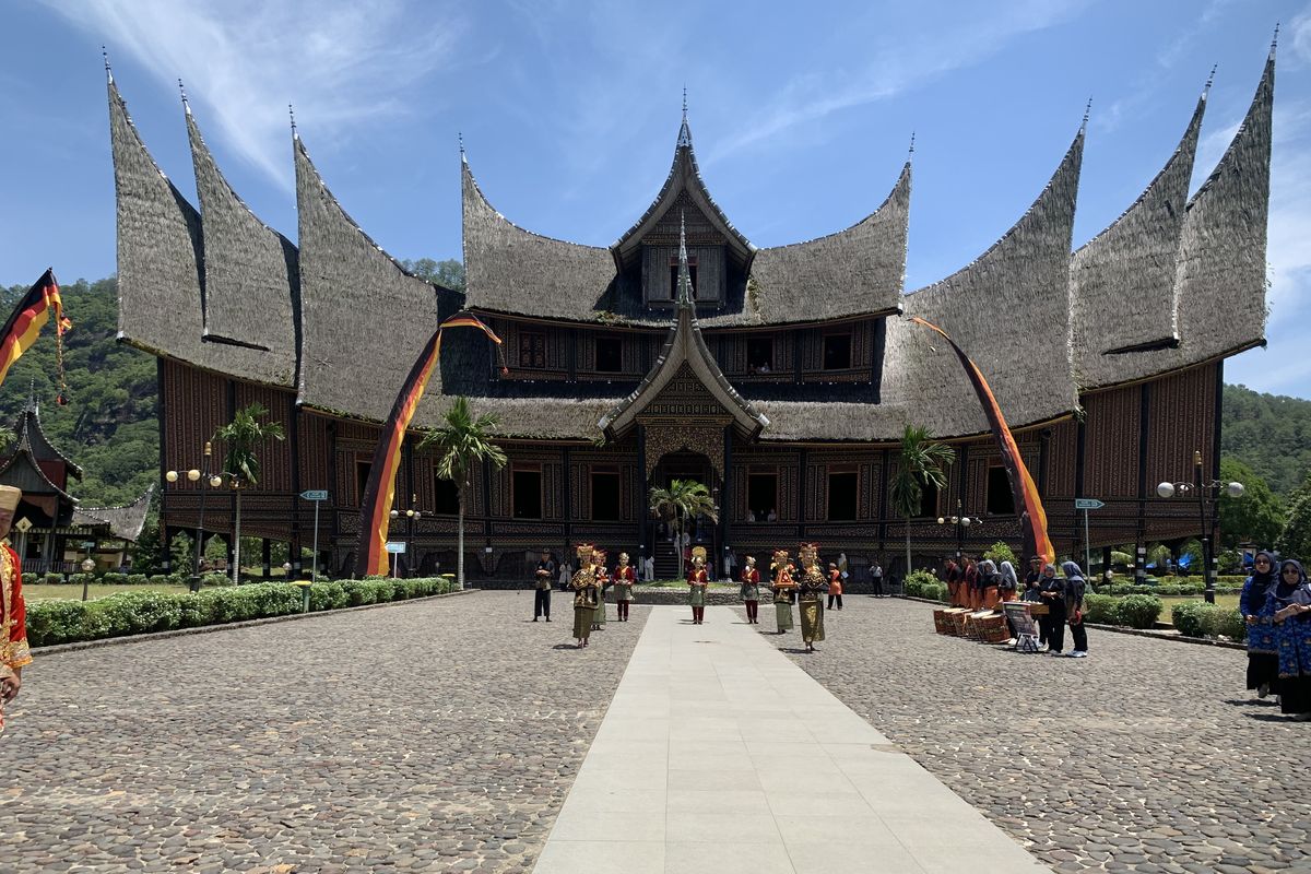 Historis Istano Pagaruyung: Jantung Minangkabau