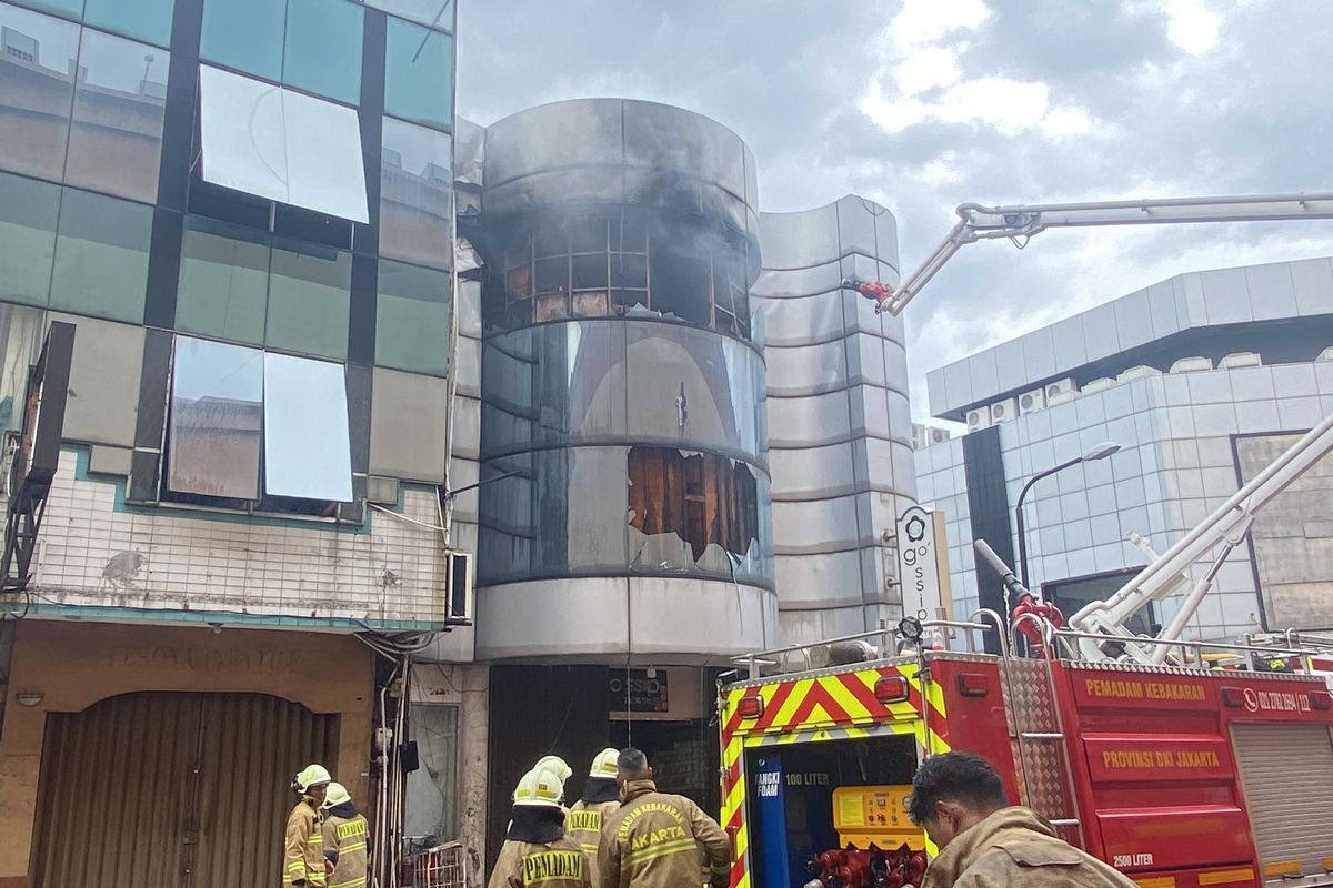 Lalapan Api Fatmawati! Ruko Tekstil Hangus, Pemicu Korsleting