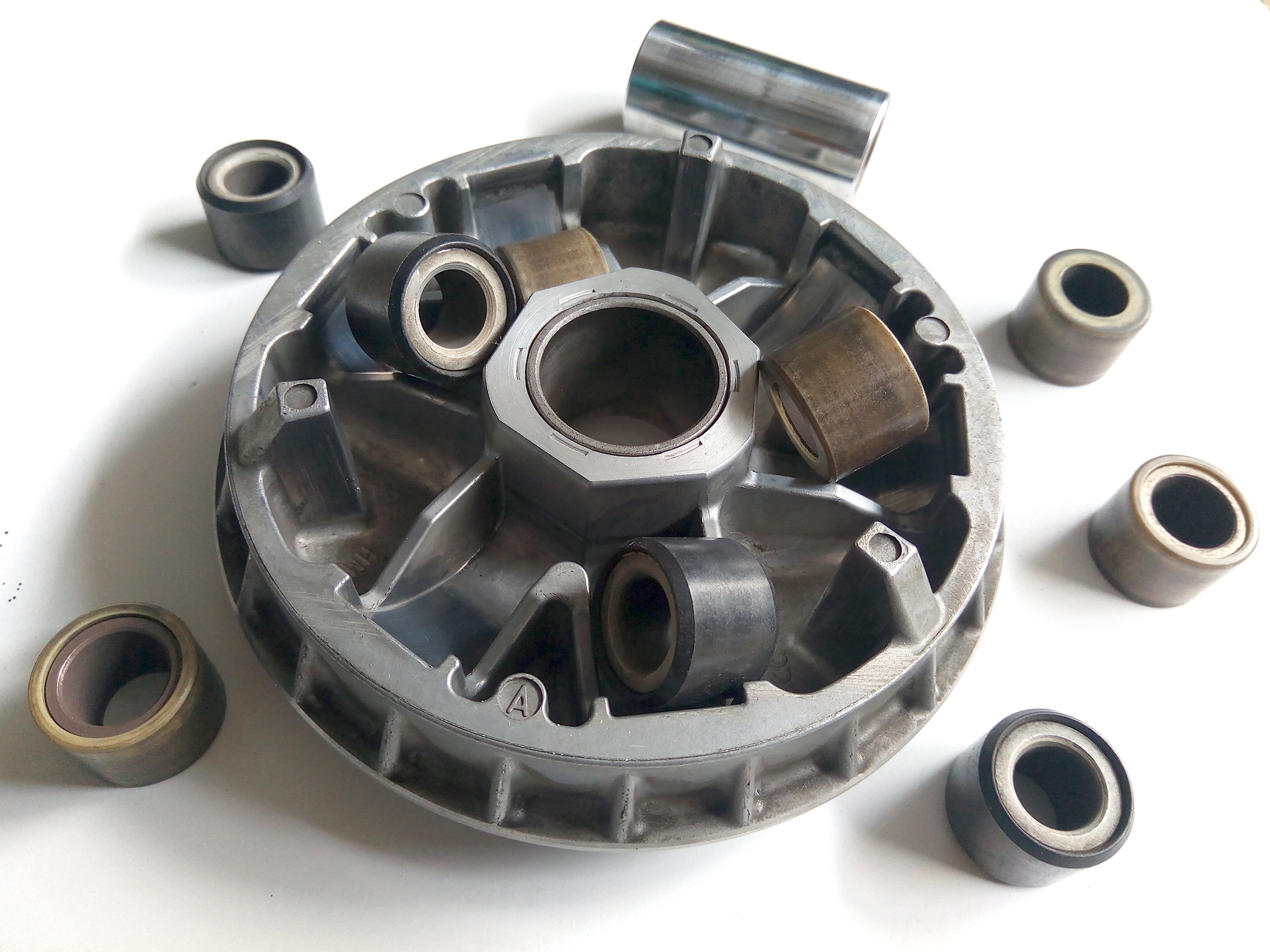 Roller Bisa Bikin CVT Motor Matic Gredek, Simak Sebabnya