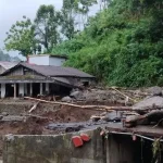 Longsor Putus Akses Utama Desa Tempur, Warga Jepara Terisolasi