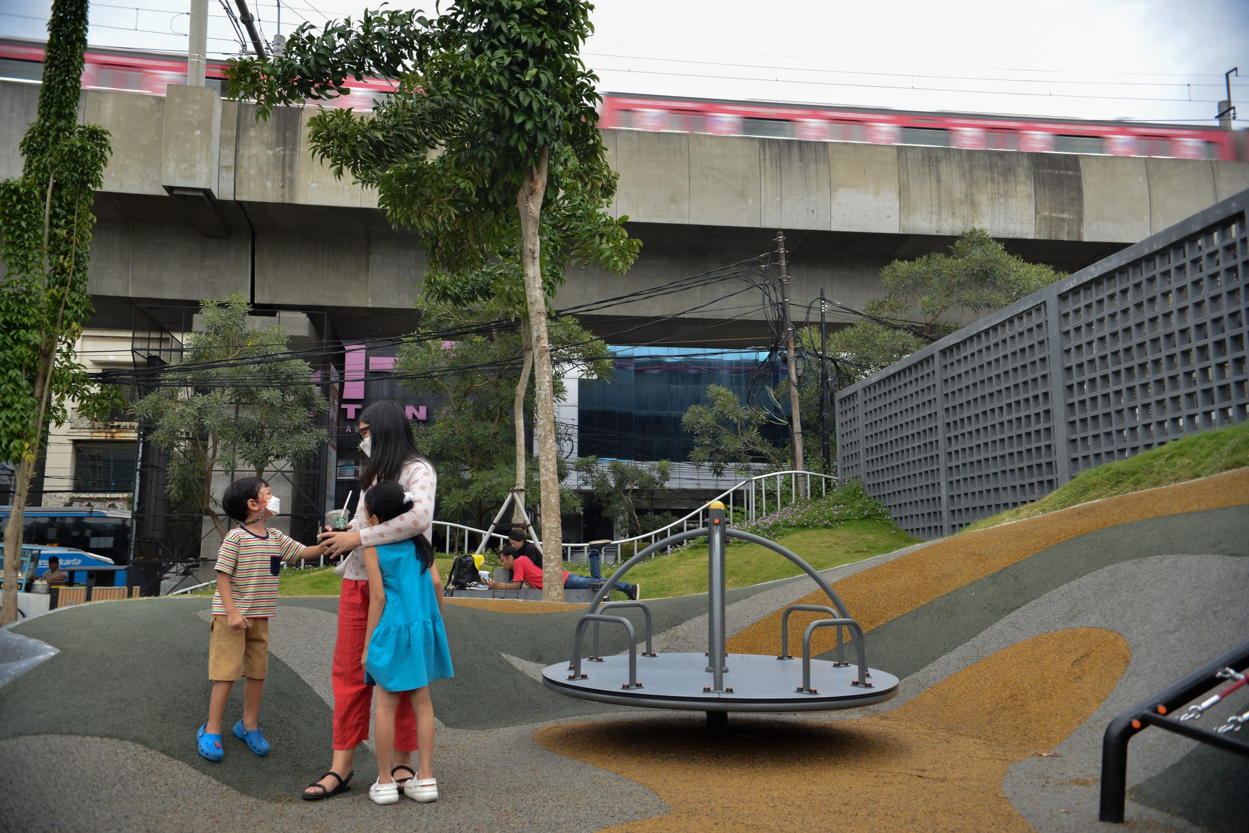 Jakarta Timur Kini Miliki Ruang Publik Baru di Bawah Kolong Tol