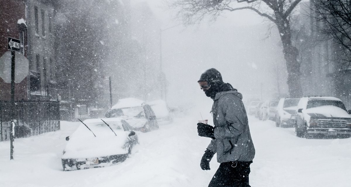 Badai Salju Hebat Di AS: Ribuan Penerbangan Batal