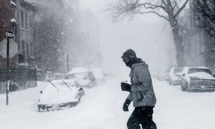 Badai Salju Hebat Di AS: Ribuan Penerbangan Batal