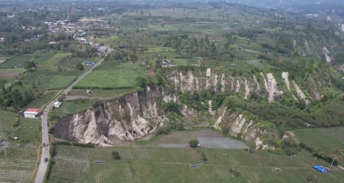 Lubang Raksasa Aceh: Ngarai, Bukan Sinkhole!