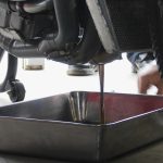 3 Ciri-Ciri Motor Yang Harus Sudah Ganti Oli