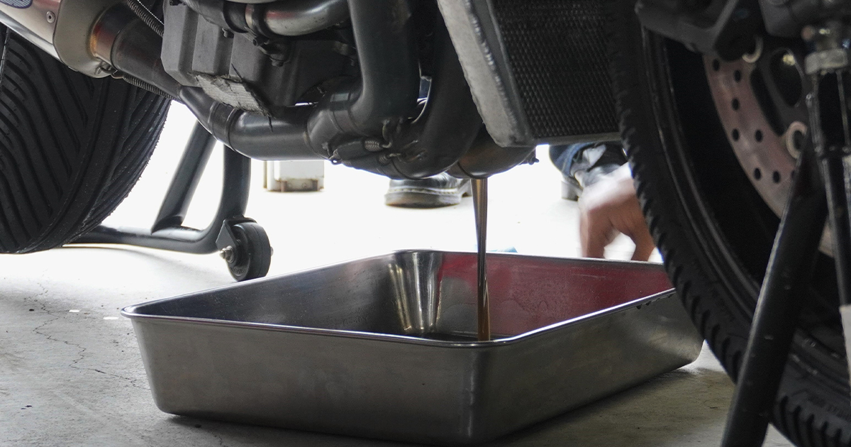 3 Ciri-Ciri Motor Yang Harus Sudah Ganti Oli