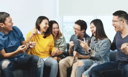 3 Manfaat Baik Bertemu Dengan Teman Lama