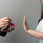 Logika Vs Cinta: Saat Dompet Tipis Menunda Pernikahan