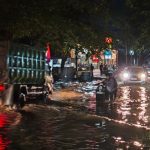 Pejuang KRL: Udah Hujan, Macet, Jangan Sampai Burnout!