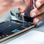 Gak Cuma Onderdil, Ini Yang Bikin Servis HP Jadi Mahal