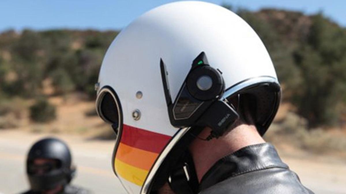 Fungsi Intercom Helm Yang Bikin Riding Makin Seru