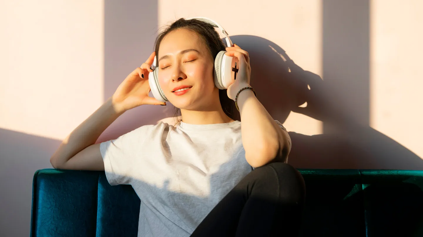 Trik Instan Usir Stres Cuma Modal Dengerin Lagu