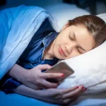 Efek Buruk Blue Light Buat Kesehatan Kamu