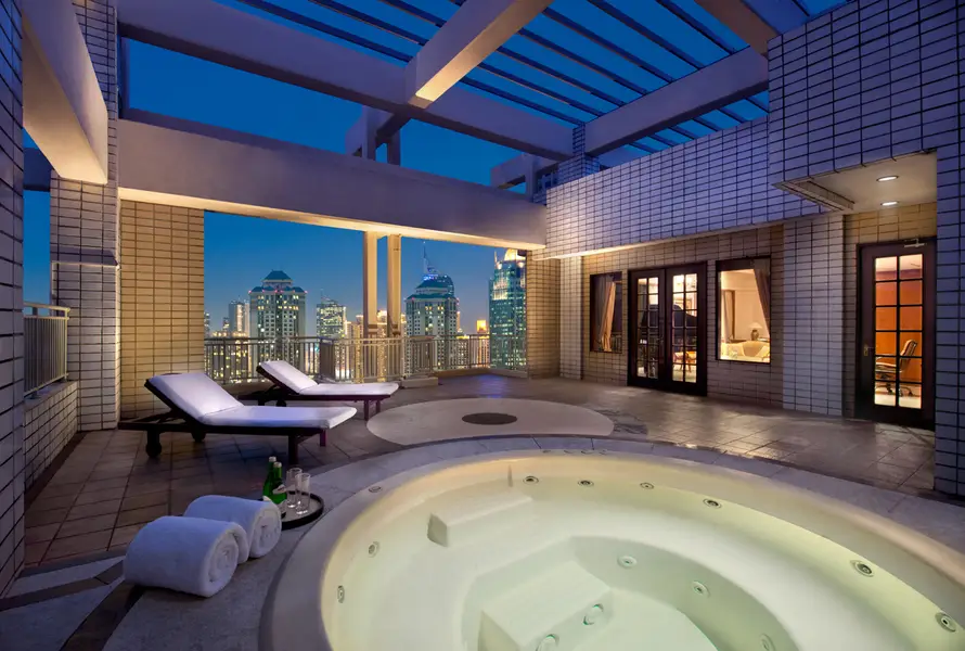 Vibes Romantis: Hotel Honeymoon Terbaik Jakarta